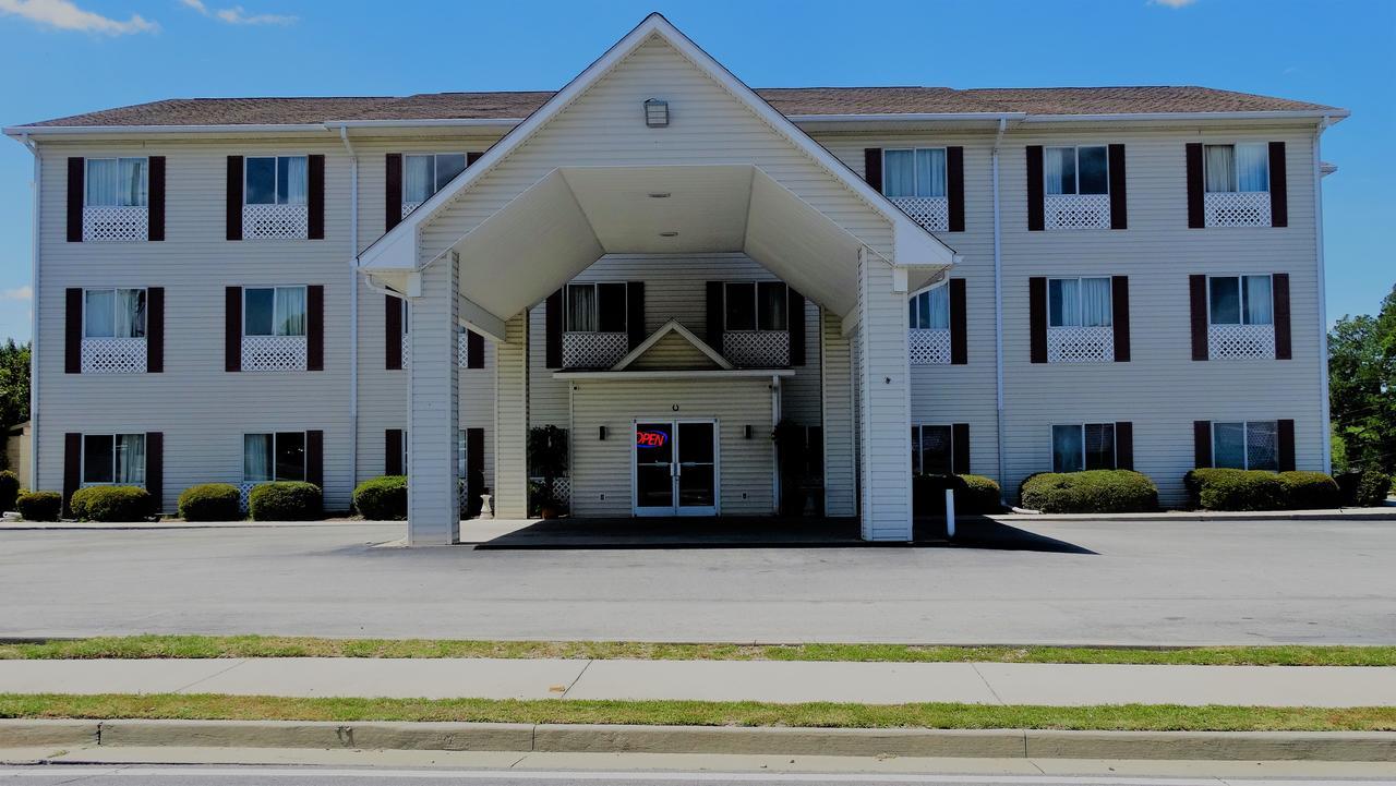 Oak Tree Inn & Suites Claxton Екстер'єр фото