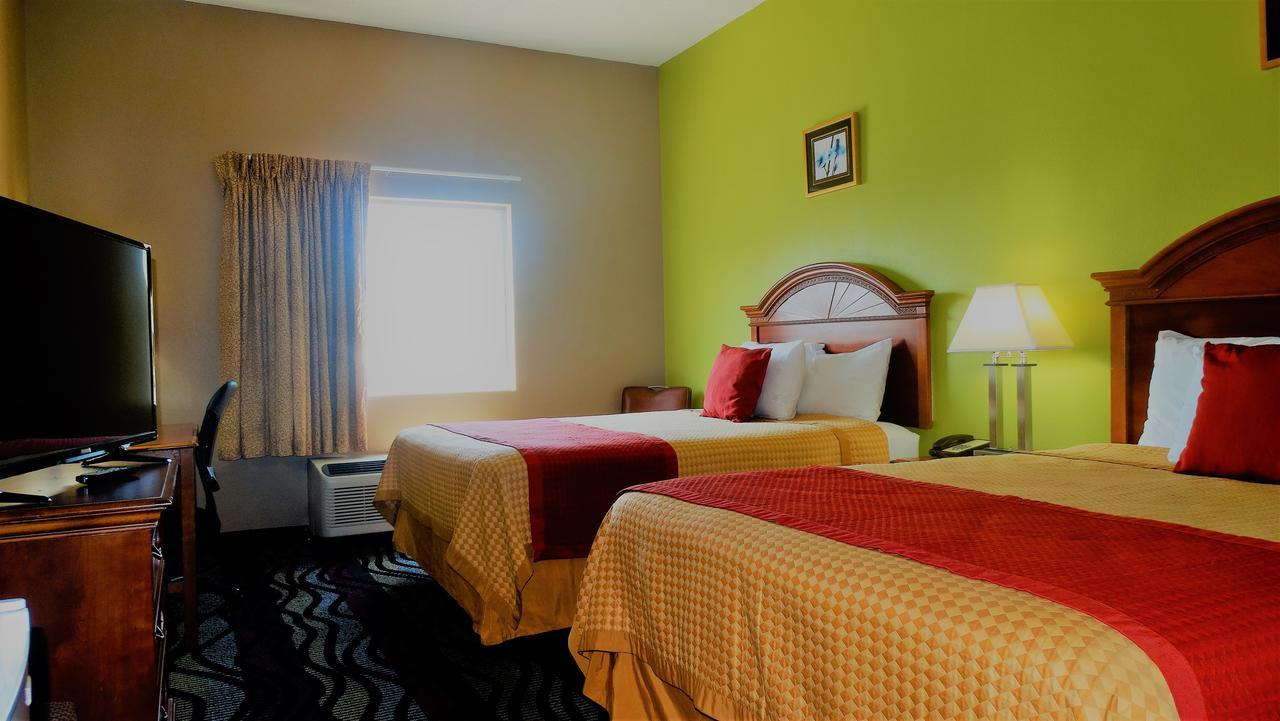 Oak Tree Inn & Suites Claxton Екстер'єр фото