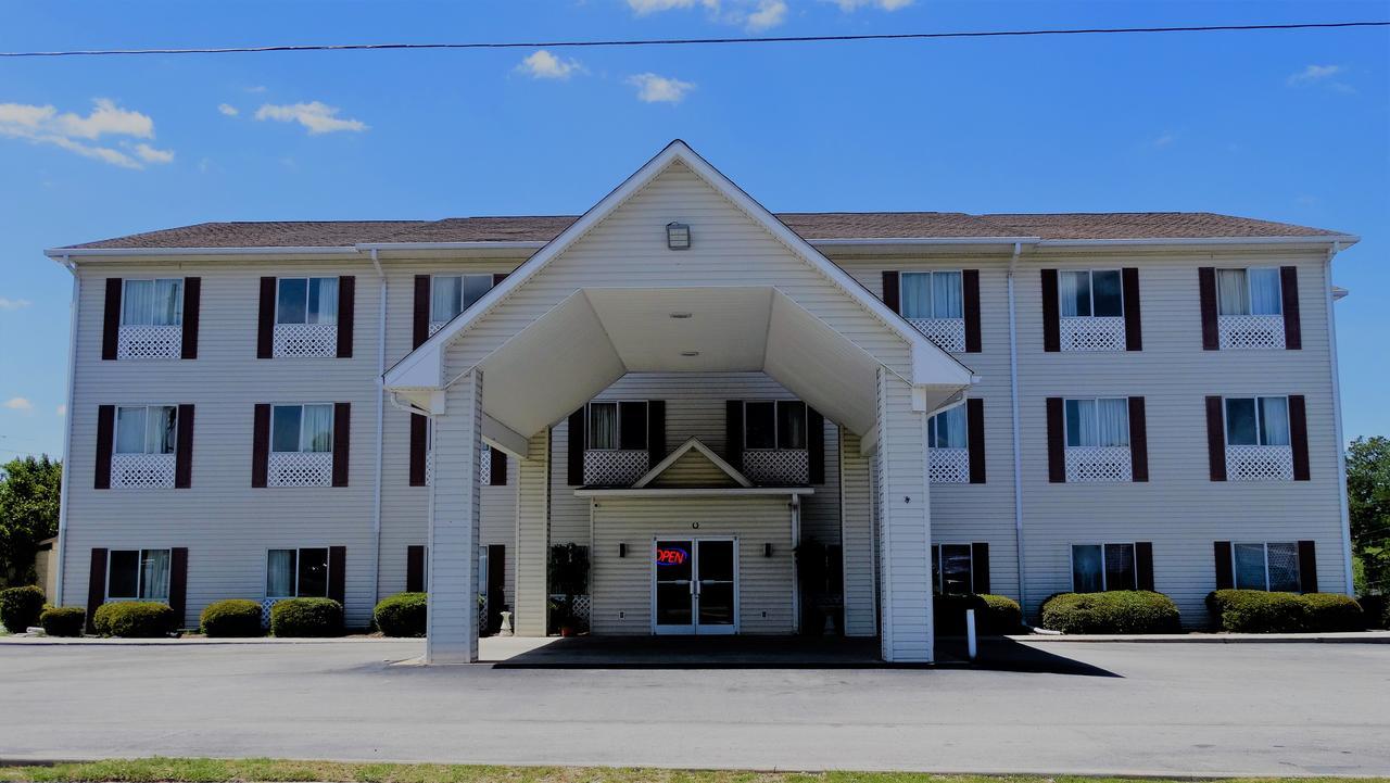 Oak Tree Inn & Suites Claxton Екстер'єр фото